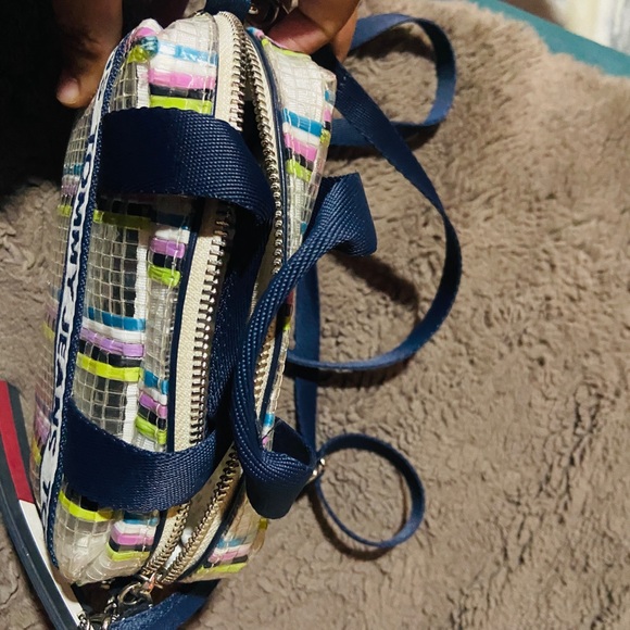 Tommy snapshot bag with detachable strap - Picture 3 of 3